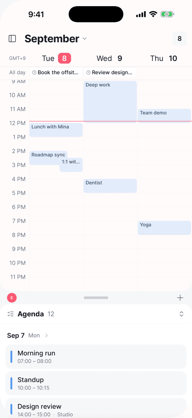 Elenna on iPhone: three days of the week with an agenda list underneath