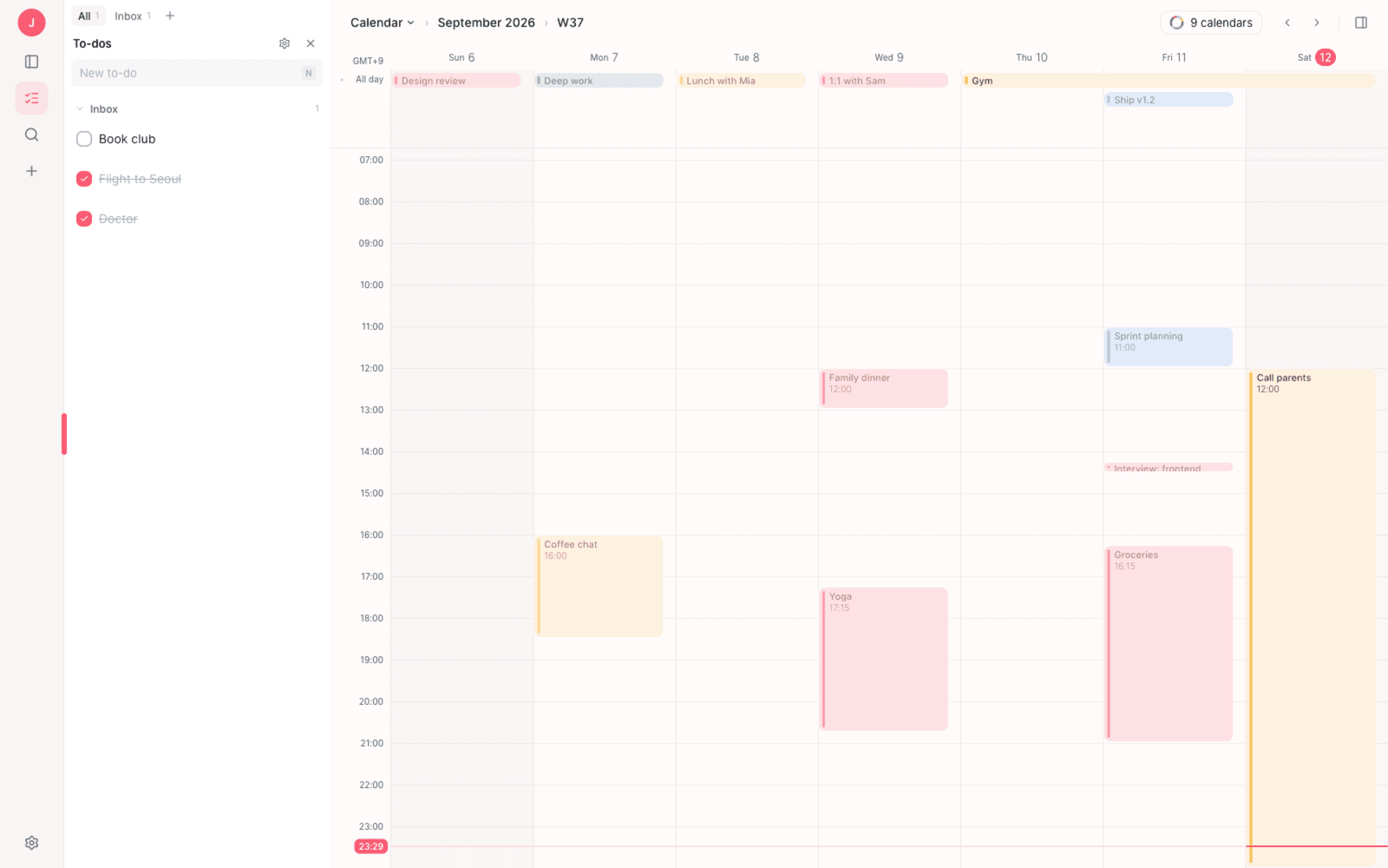 Elenna week view: five calendars from three accounts on one grid, with a to-do list on the left and a line marking the current time